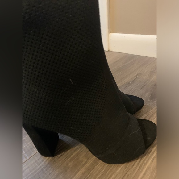 Kenneth Cole New York, Women's Dahvi Peep-Toe Ankle Booties, 6.5,Like New,No Box - Picture 6 of 15